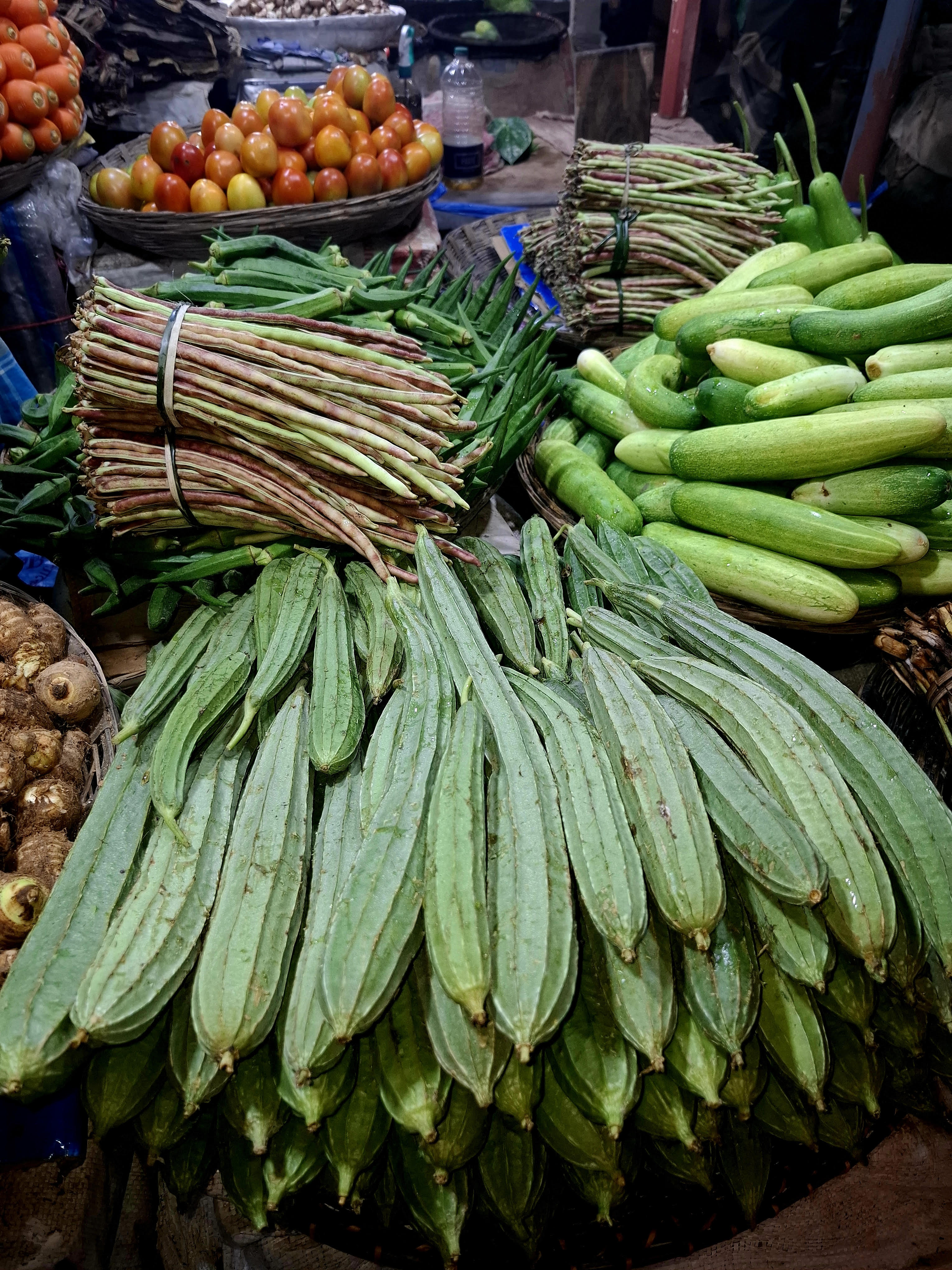 গোলাপগঞ্জে লাগামহীন সবজির বাজার