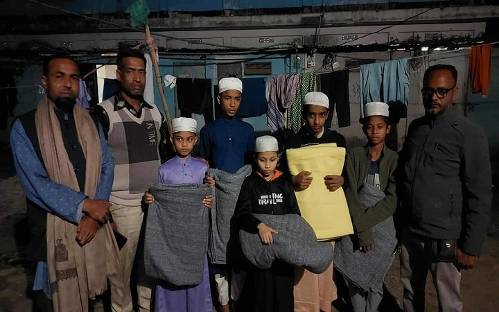 ছাতক উপজেলা প্রেসক্লাবের উদ্যোগে ছিন্নমূল  অসহায় মানুষের মাঝে শীতবস্ত্র (কম্বল) বিতরণ