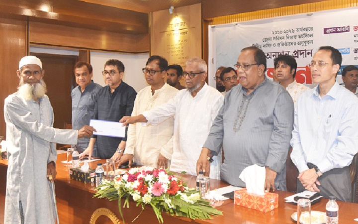 জনগণের জীবনমান উন্নয়নে সরকার প্রতিশ্রুতিবদ্ধ- মন্ত্রী আরিফুল হক চৌধুরী