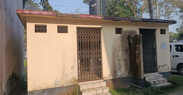 জগন্নাথপুর ৫০ শয্যা বিশিষ্ট উপজেলা স্বাস্থ্য কমপ্লেক্স শৌচাগারে ঝুলছে তালা ভোগান্তিতে রোগীরা