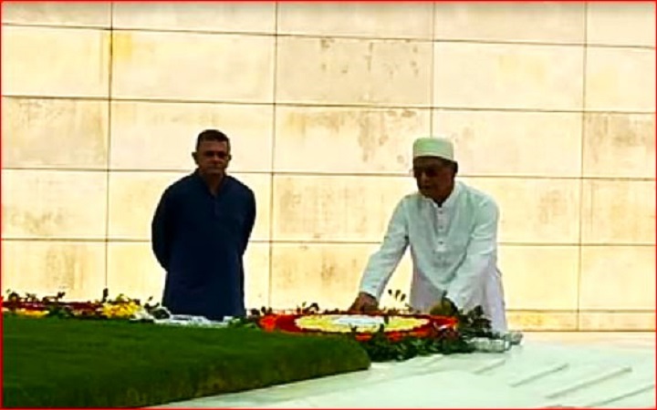 জিয়াউর রহমান ও খালেদা জিয়ার সমাধিতে নবনির্বাচিত রাষ্ট্রপতির শ্রদ্ধা