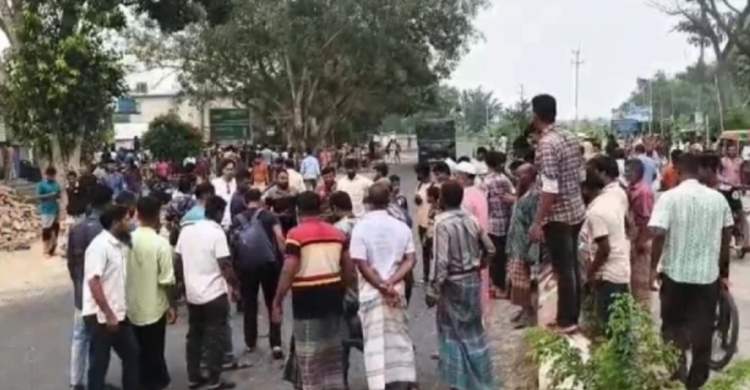রয়না ভরট হাটে ট্রা*কের ধা ক্কা য় বাসচা*পায় মোটরসাইকেল চালকের মৃ*ত্যু