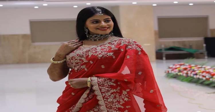 অভিনেত্রীর র হ স্য মৃ ত্যু, বাড়ি থেকে উ দ্ধা র হল ঝু*লন্ত ম র দে হ