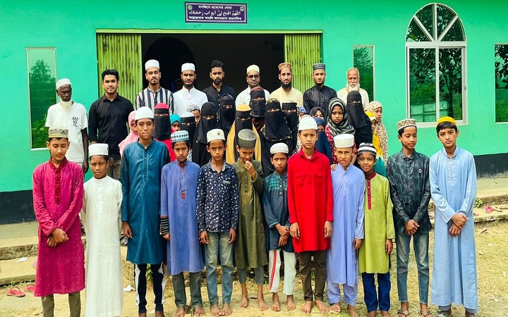 গোয়াইনঘাট ছাত্র পরিষদের আলোচনা ও বই বিতরণ