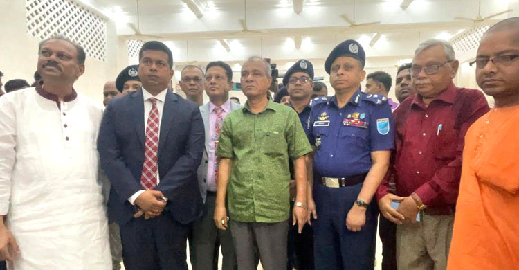 শারদীয় দুর্গাপূজায় নিরাপত্তার ঝুঁকি নেই : স্বরাষ্ট্র উপদেষ্টা