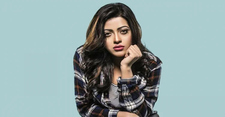 স্বামীর বি রু দ্ধে মডেল সানাইয়ের মা ম লা