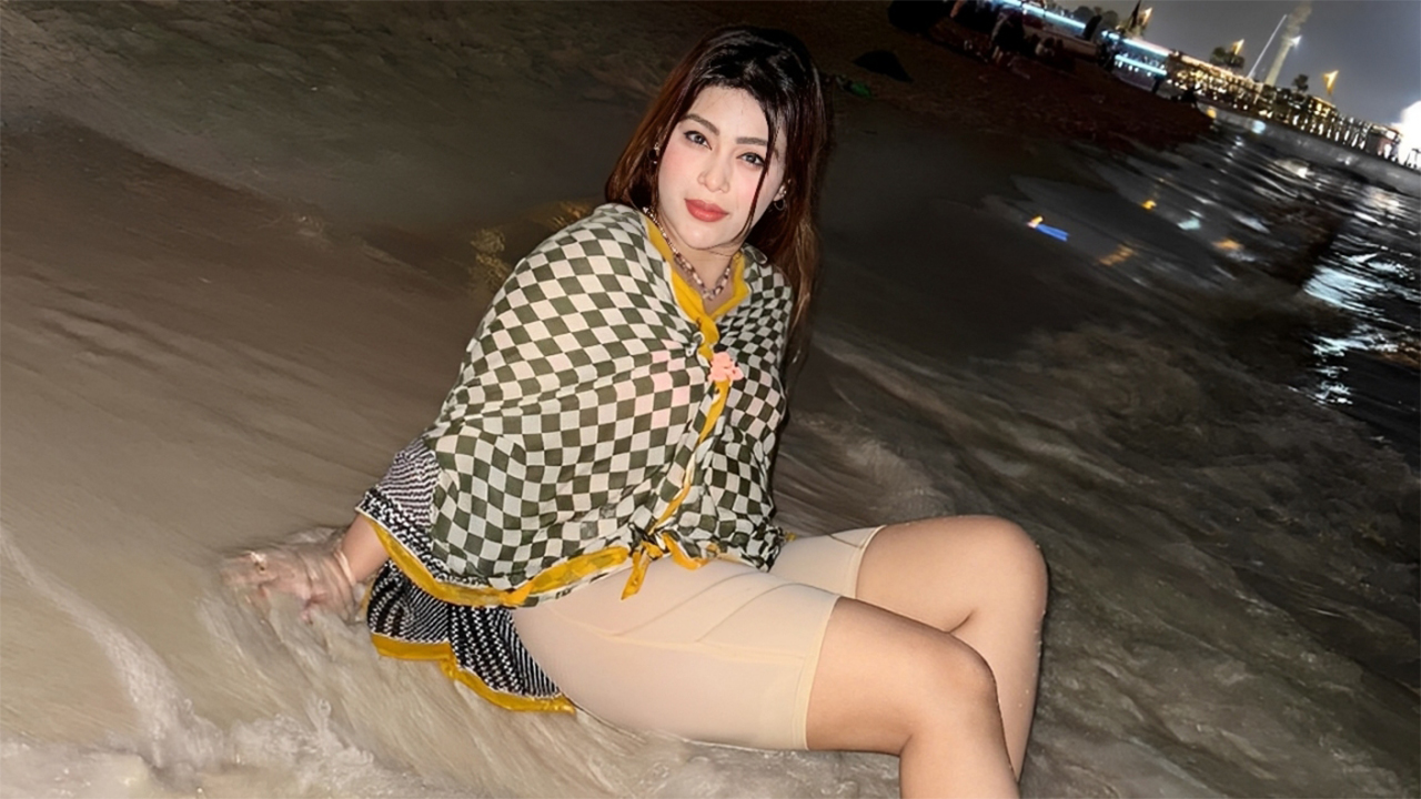 মরুর শহরের আনাচে-কানাচে চষে বেড়াচ্ছেন মিষ্টি জান্নাত