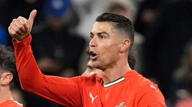 রোনালদোর ঝলকে ফাইনালে পর্তুগাল