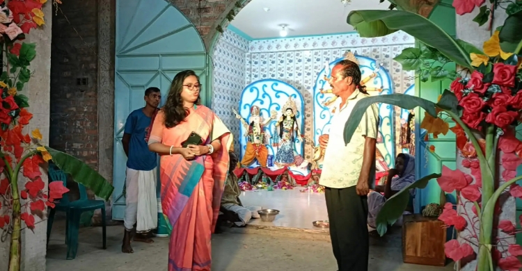 জৈন্তাপুরে ইউএনও সুনন্দা রায়ের বিভিন্ন পূজামণ্ডপ পরিদর্শন