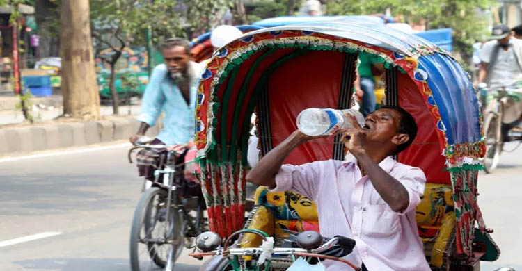 গরমে হাঁসফাঁস সিলেটের জনজীবন
