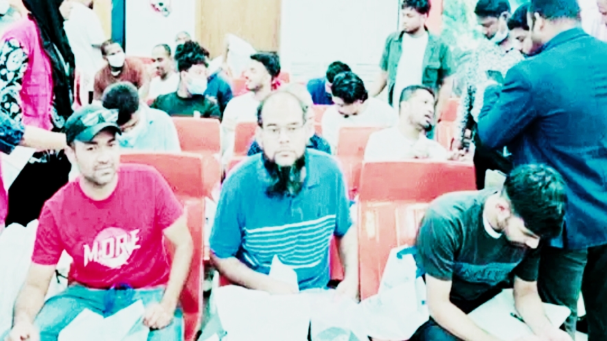 সিলেটের তিনজনসহ ২৩ বাংলাদেশি দেশে ফেরত