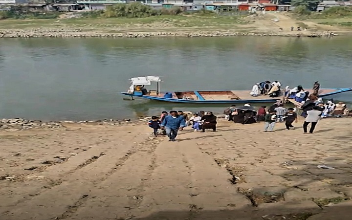 গোলাপগঞ্জে ঝুঁ*কিতে খেয়াঘাট  বড় দুর্ঘ*টনার আশ*ঙ্কা