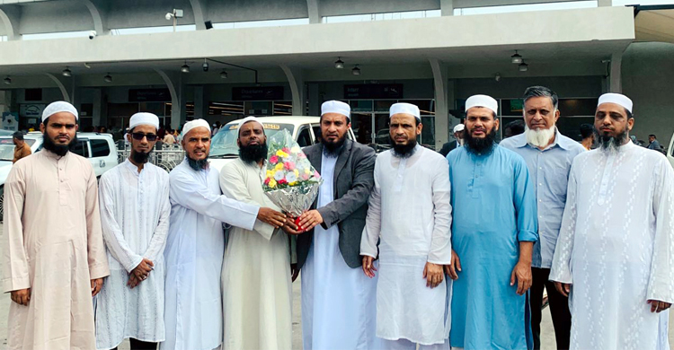 ওসমানী বিমানবন্দরে ইউরোপ জমিয়ত নেতা জসিম উদ্দিনকে সংবর্ধনা