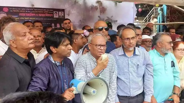 দুর্নীতি আড়াল করতে সরকার ইস্যু তৈরি করছে-রুহুল কবির রিজভী