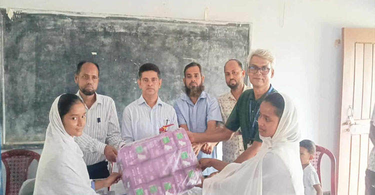 গোয়াইনঘাটে পাথফাইন্ডার ইন্টারন্যাশনাল  কর্তৃক পণ্য সামগ্রী বিতরণ