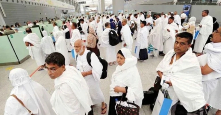 বাংলাদেশ থেকে হজ ফ্লাইট চলমান, সৌদিতে পৌঁছেছেন প্রায় ৩৫ হাজার যাত্রী