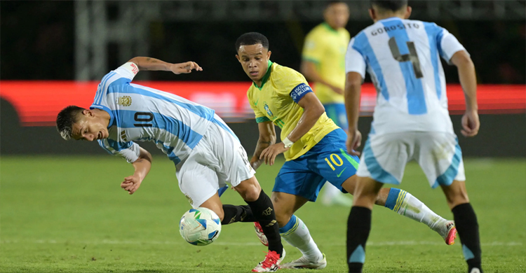 ভোরে মুখোমুখি হচ্ছে ব্রাজিল-আর্জেন্টিনা