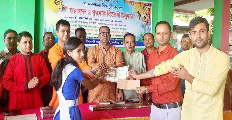 জুড়ীতে সনাতন ধর্মাবলম্বী শিক্ষার্থীদের মধ্যে শিক্ষা বৃত্তি প্রদান