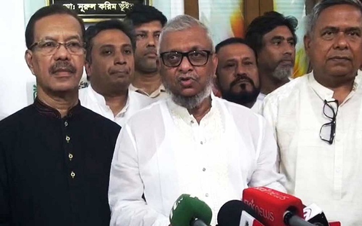 জ্বালানি তেলের  সংকট নেই, দুই-তিন দিনের মধ্যে স্বাভাবিক হয়ে যাবে-  মন্ত্রী আরিফুল হক চৌধুরী