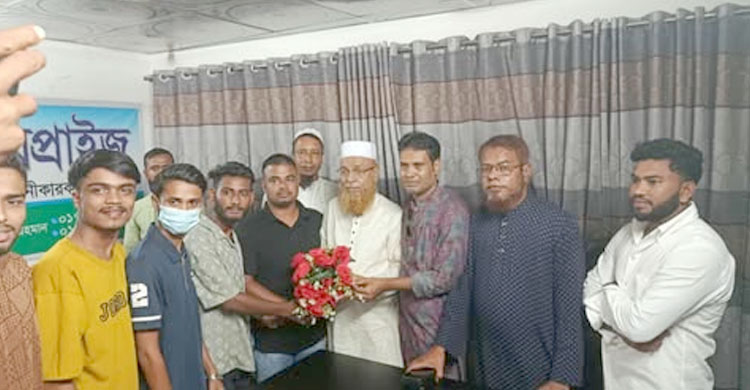 হাকিম চৌধুরীর সাথে জৈন্তিয়া কলেজ ছাত্রদল নেতৃবৃন্দের সাক্ষাৎ