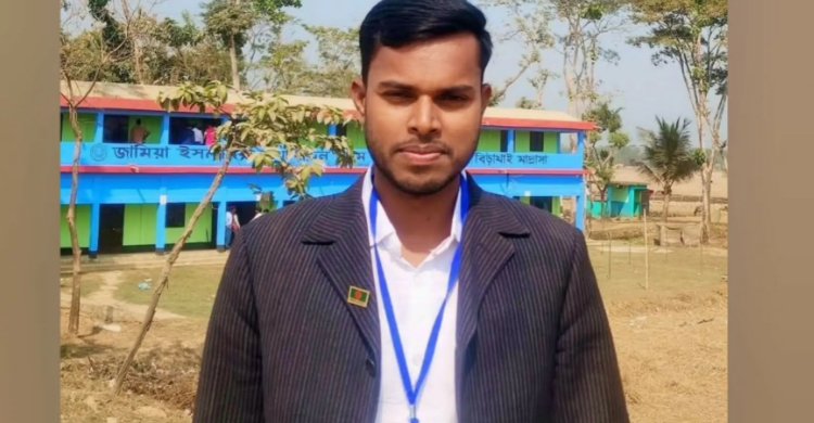 জৈন্তাপুরে পানি উন্নয়ন প্রকল্পের কাজে চাঁ*দা দাবি, ট্রাক ভা ঙ চু র; ছাত্রদল নেতা আ ট ক
