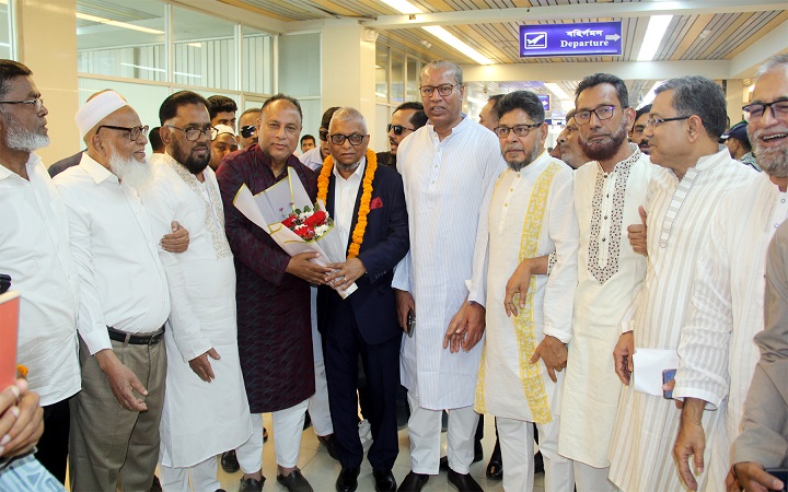 &lsquo;প্রধানমন্ত্রী আমাকে যে সম্মান দিয়েছেন, তা আমার নির্বাচনী এলাকা ও সিলেটবাসীর উপহার&rsquo;- আরিফুল হক চৌধুরী