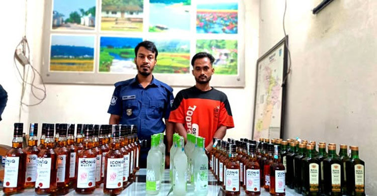 জৈন্তাপুরে সিএনজির বনেট থেকে ৯৬ বোতল বিদেশি ম দ উদ্ধার, চালক গ্রে প্তা র