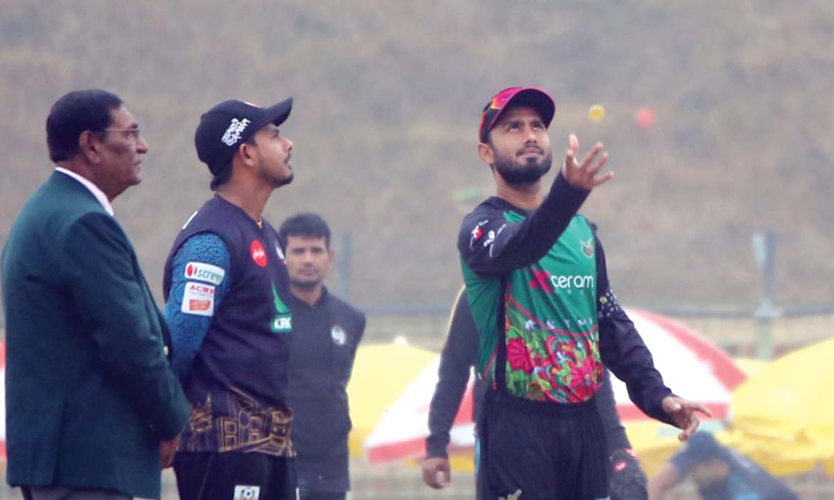 নতুন জার্সিতে নতুন আশায় ব্যাটিংয়ে সিলেট