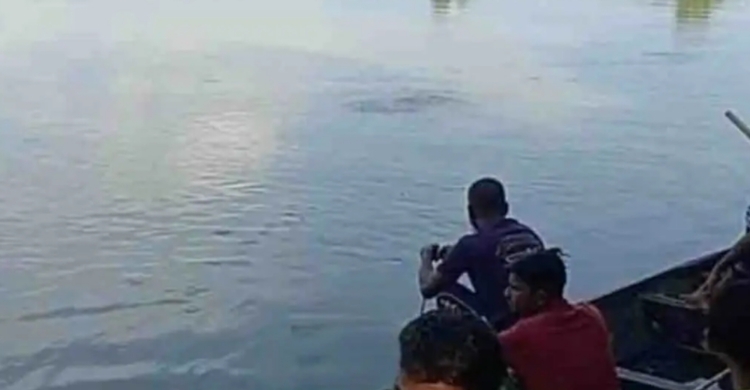 জগন্নাথপুরে নদীতে গোসলে নেমে শিশু নি*খোঁজ