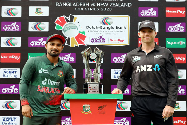 টস জিতে বোলিংয়ে বাংলাদেশ