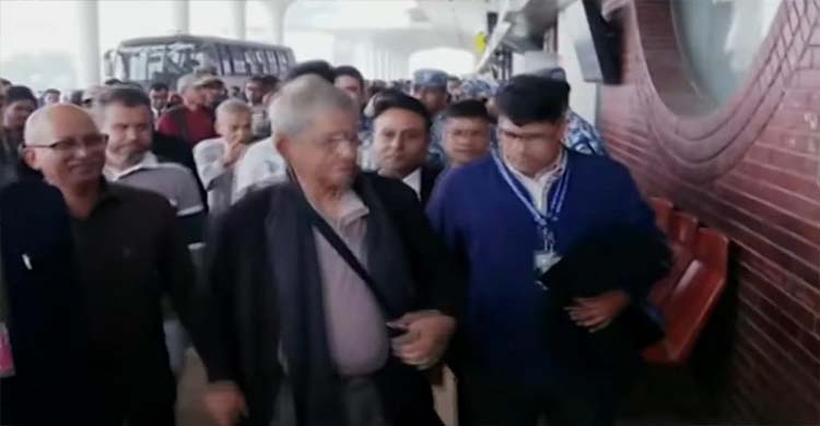 তারেক রহমানের সঙ্গে দেখা করতে লন্ডন গেলেন মির্জা ফখরুল