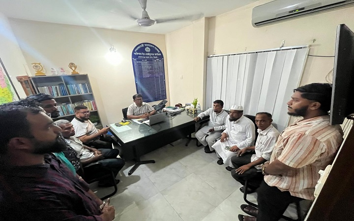 গোলাপগঞ্জে ওসির সঙ্গে কর্মরত সাংবাদিকদের বৈঠক