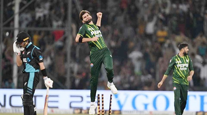 শেষ ওভারে নিউজিল্যান্ডকে হারিয়ে সমতায় সিরিজ শেষ করল পাকিস্তান
