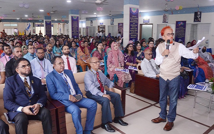 শিক্ষকদের দক্ষতা বৃদ্ধিতে স্কলার্সহোমে  সেমিনার ও ওয়ার্কশপ অনুষ্ঠিত