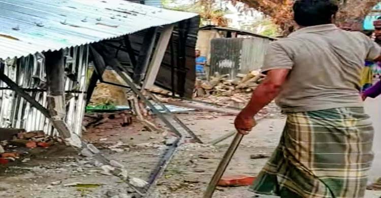 বিশ্বনাথে অবৈধ স্থাপনা উচ্ছেদ করেছে প্রশাসন