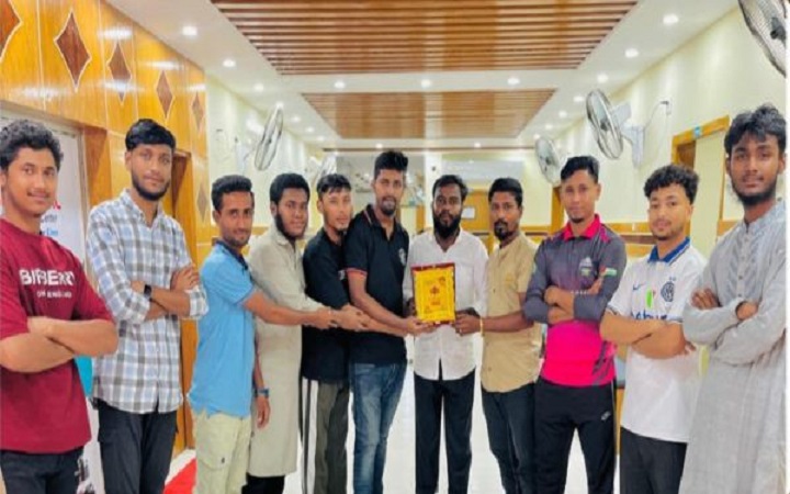 জগন্নাথপুরে সংবাদকর্মী রুম্মান আহমেদকে বিদায়ী সংবর্ধনা প্রদান