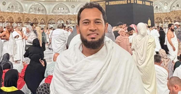 বিমানবন্দরে আটকা মুশফিক, চাইলেন দোয়া