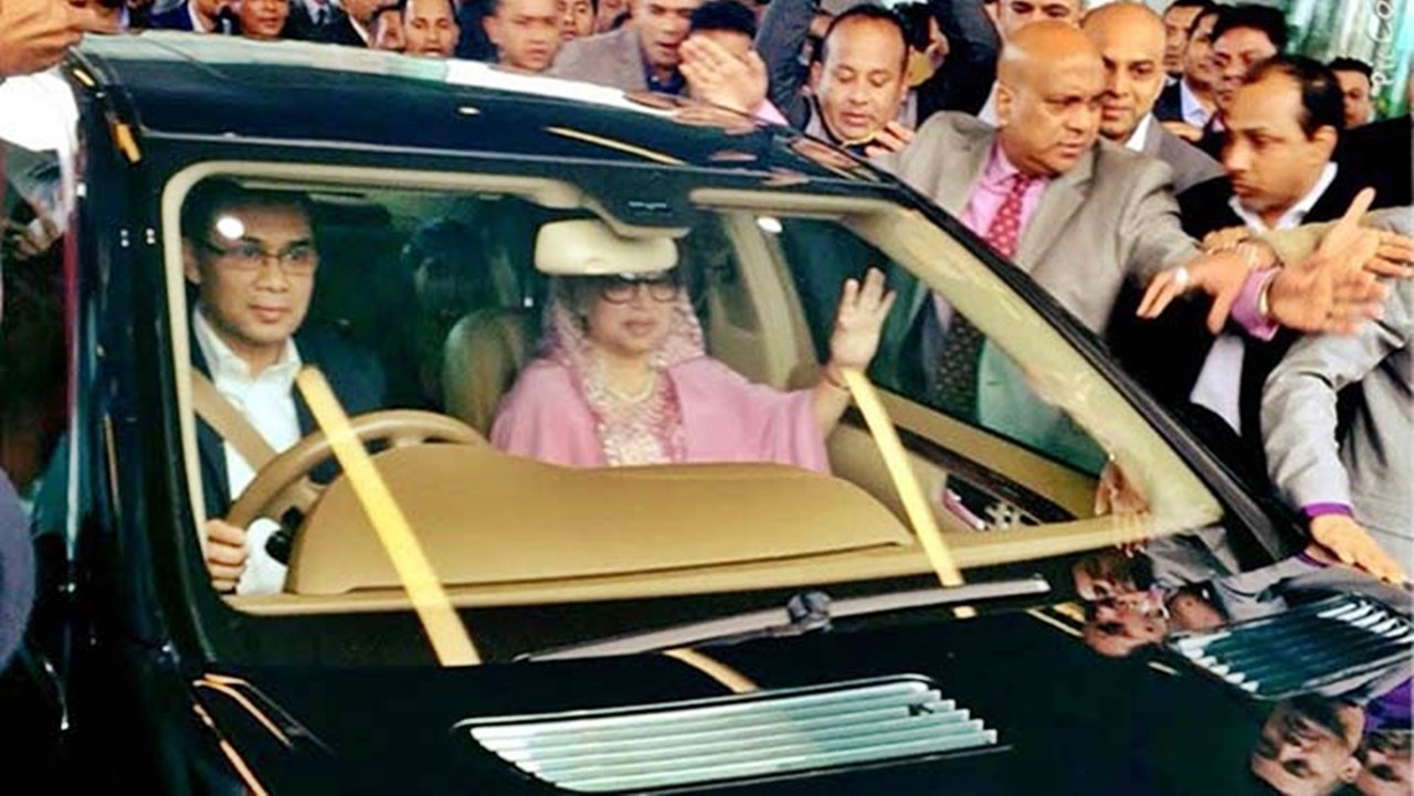 দীর্ঘ ৭ বছর পর মায়ের দেখা পাবেন তারেক