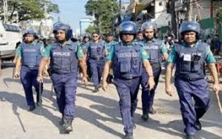 সিলেটে অ্যাম্বুলেন্স-বাসে আগু*ন, শাট*ডাউন ঘিরে স*তর্ক পুলিশ