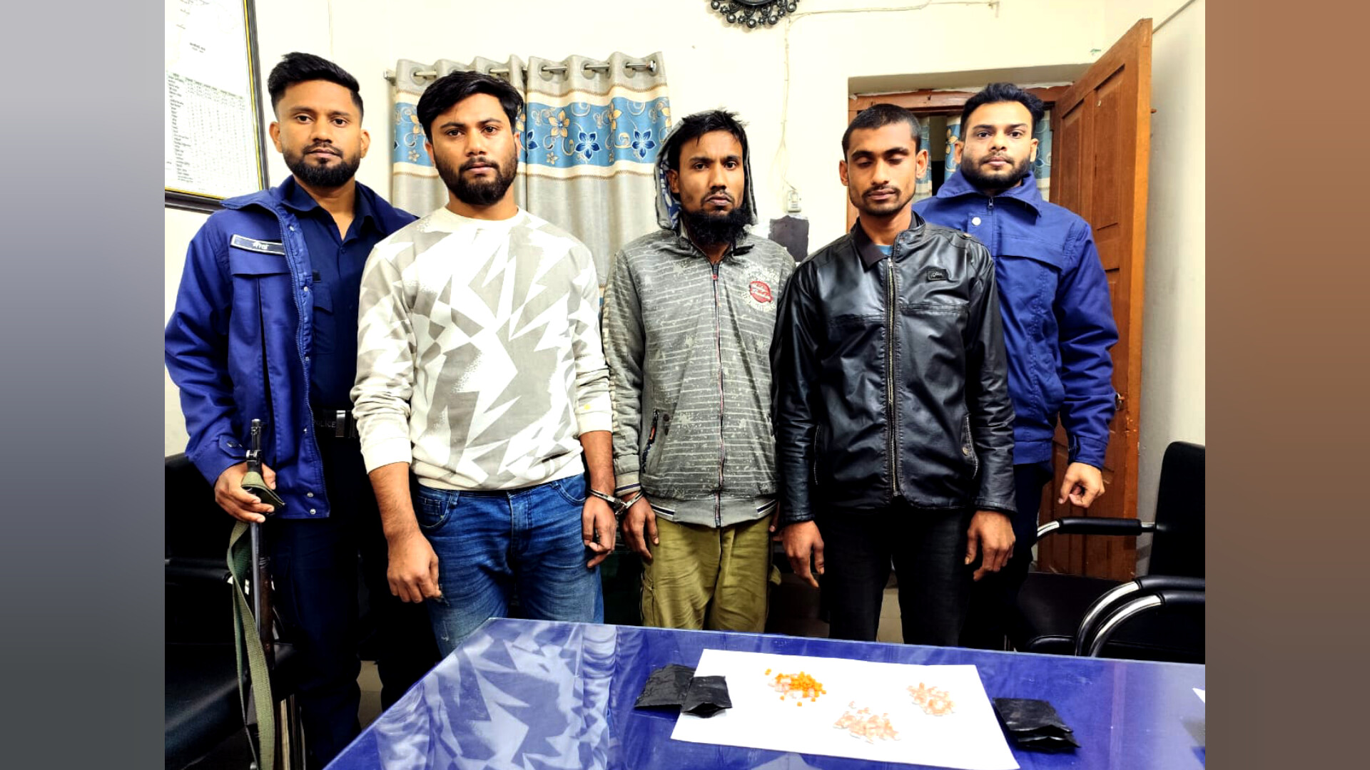 জৈন্তাপুরে ১৫২ পিস ই*য়াবাসহ গ্রে*প্তার ৩