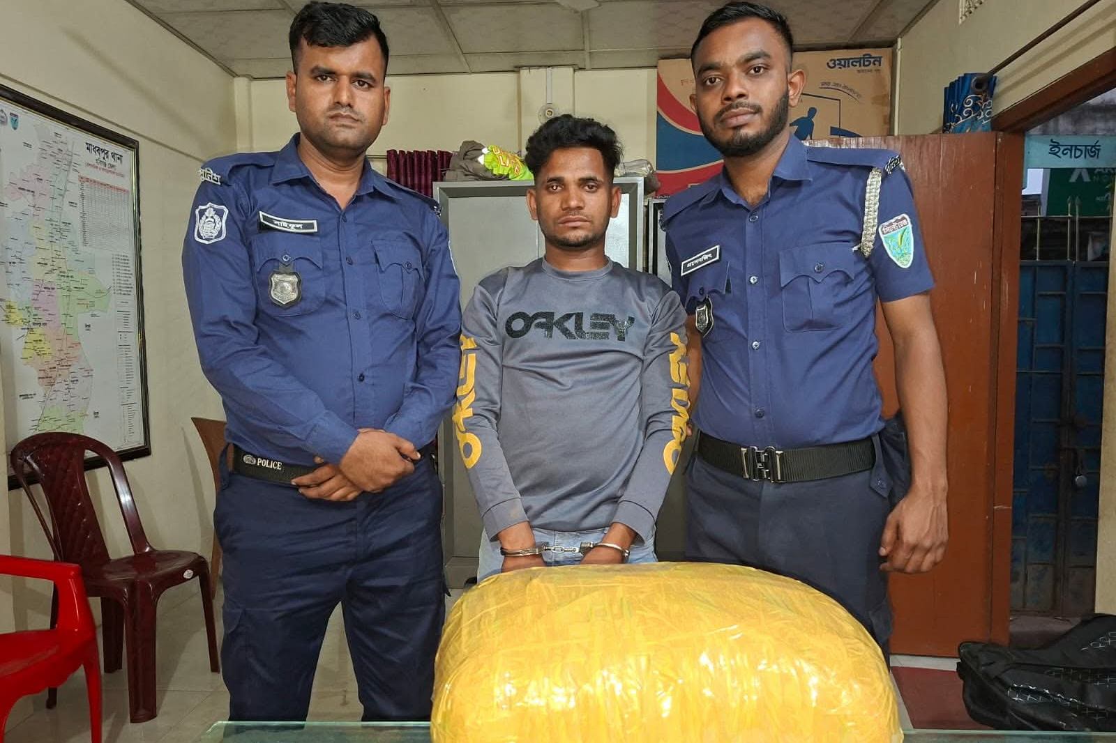 মাধবপুরে গাঁ*জাসহ যুবক গ্রে*প্তার