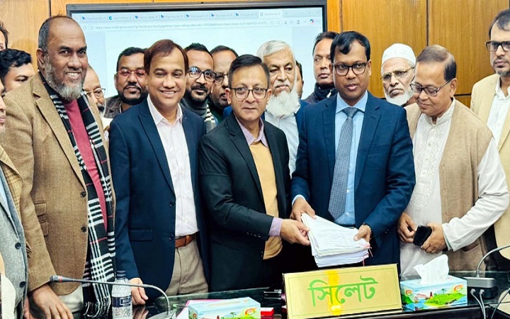মনোনয়ন জমা দিলেন খন্দকার মুক্তাদির