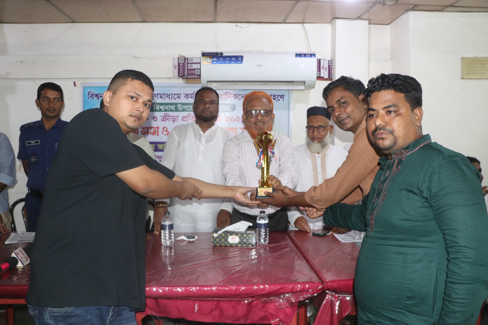 বিশ্বনাথ উপজেলা প্রেসক্লাবের ক্রীড়া প্রতিযোগিতার পুরস্কার বিতরণ