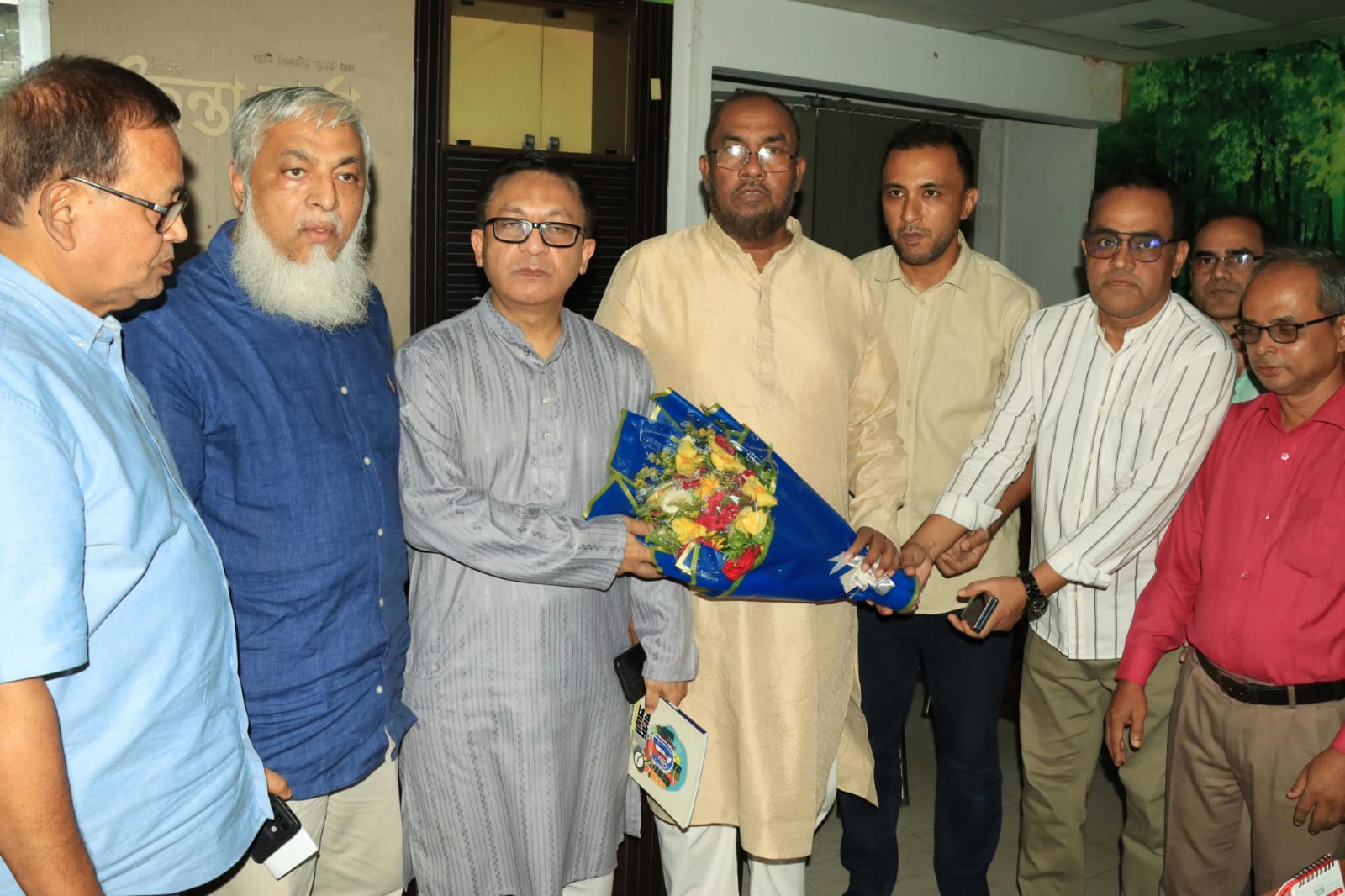 জৈন্তা বার্তার কার্যালয় পরিদর্শনে বাণিজ্যমন্ত্রী