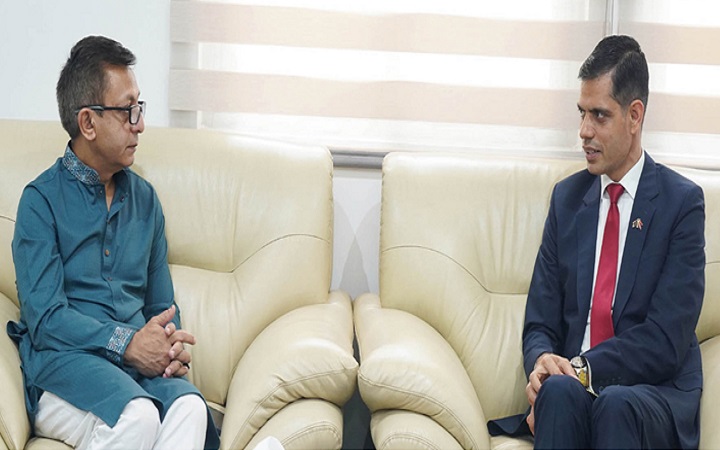 শিল্পমন্ত্রী খন্দকার আব্দুল মুক্তাদিরের সঙ্গে নেপালের রাষ্ট্রদূত ঘনশ্যাম ভান্ডারী সৌজন্য সাক্ষাৎ