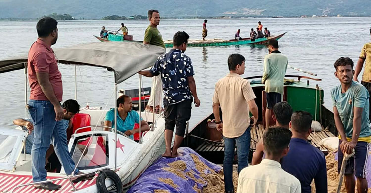 তাহিরপুরে অ বৈ ধ ভা বে  বালু উত্তোলন বন্ধে ইউএনও মেহেদী হাসান মানিকের কঠোর অ ভি যা ন