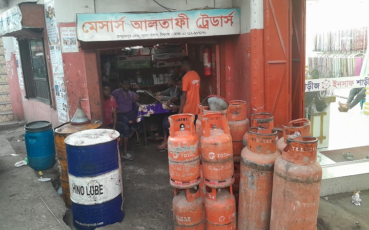 বিশ্বনাথে লাইসেন্স ছাড়াই চলছে  সিলিন্ডার বিক্রি, নেই নজরদারি