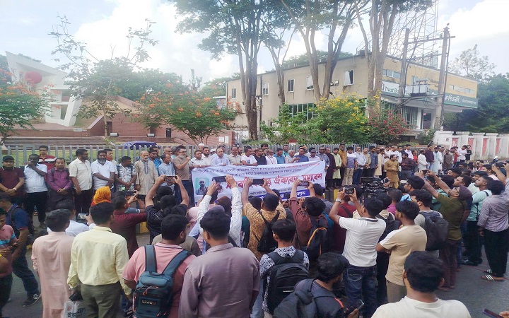 ওসমানী হাসপাতালে সাংবাদিকদের ওপর হামলাকারী ইন্টার্ন চিকিৎসকদের বিরুদ্ধে দ্রুত ব্যবস্থা নেওয়ার দাবি