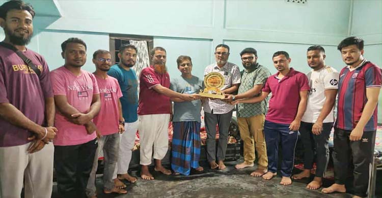 যুক্তরাজ্য প্রবাসী মুহিবুর রহমান লিলুর স্বদেশে প্রত্যাবর্তনে সম্মাননা স্মারক প্রদান