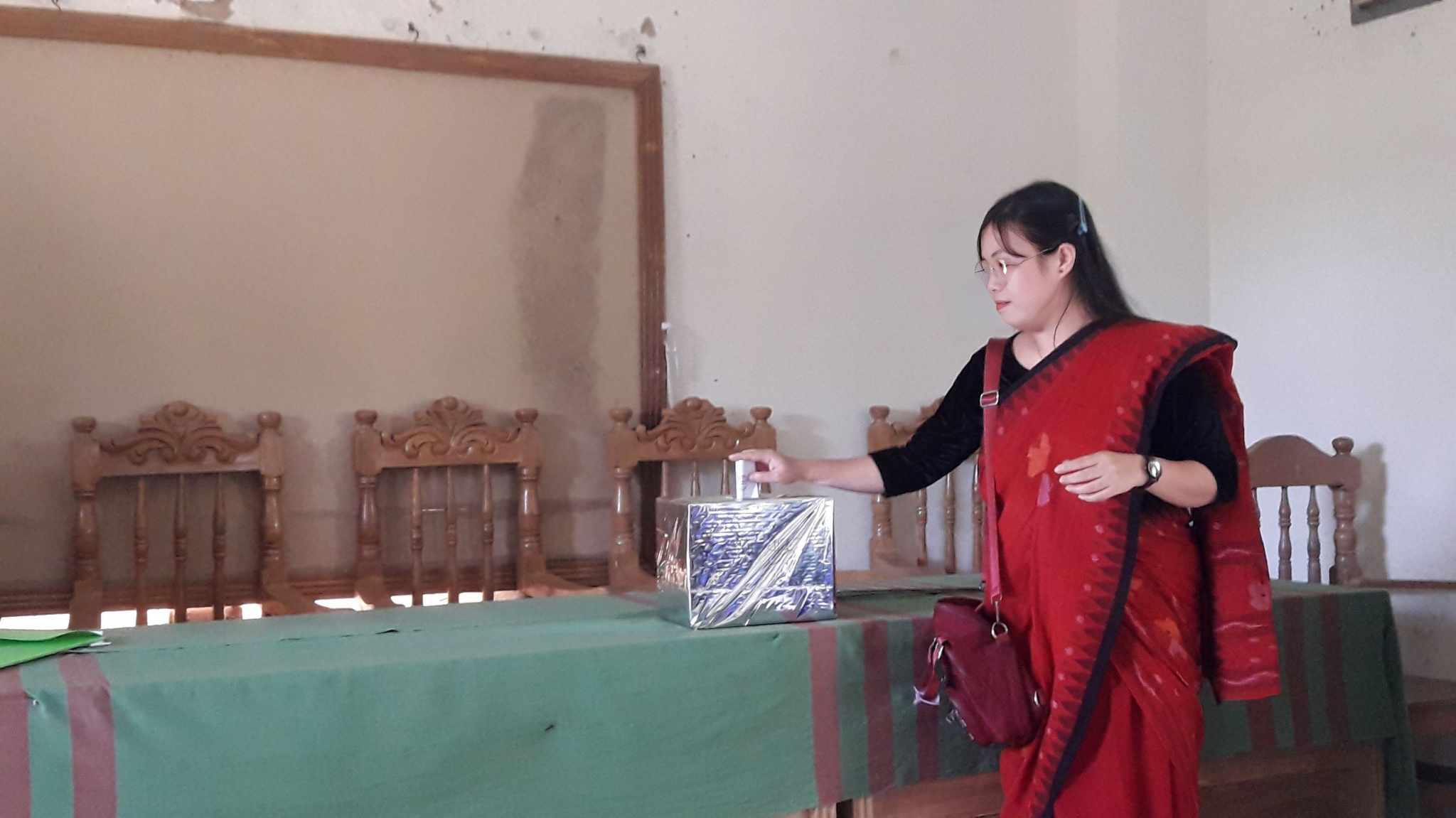 বাংলাদেশ মণিপুরী ইয়ুথ ফোরামের সভাপতি সুশীল সিংহ, সম্পাদক দ্বিজেন্দ্র সিংহ